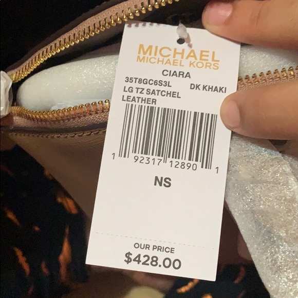 SOLD!!!! Authentic Michael Kors satchel - Picture 4 of 4